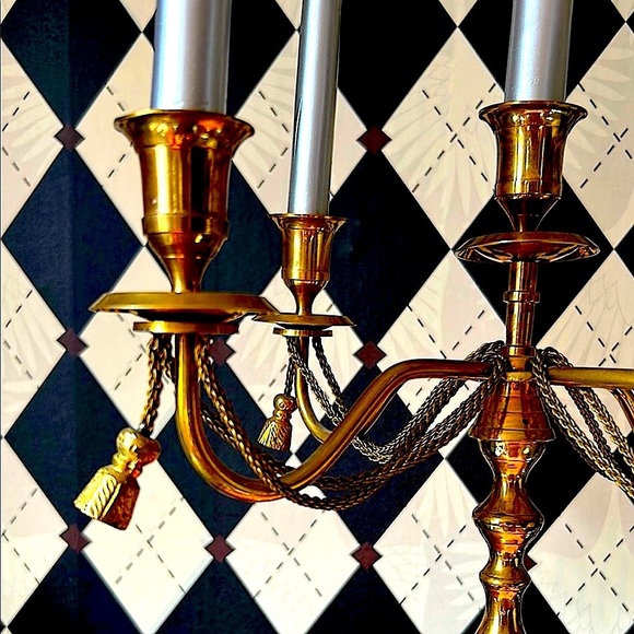 Vintage Luxury Brass Candelabra – Timeless Elegance - Picture 4 of 12